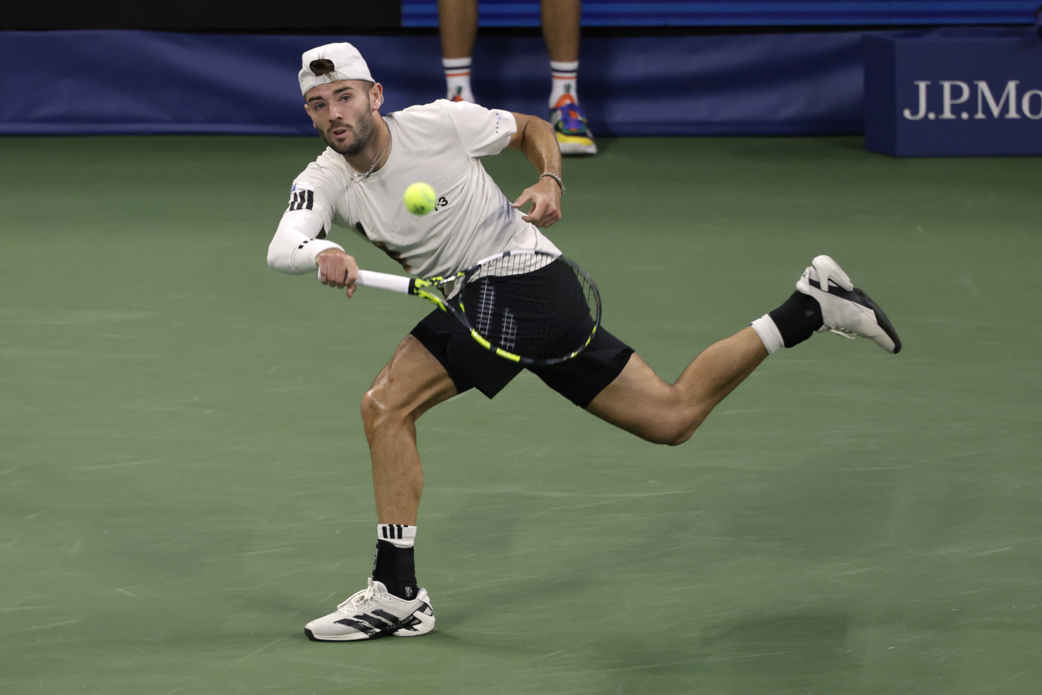 爱游戏-美网鏖战法网，兹维列夫统治全场