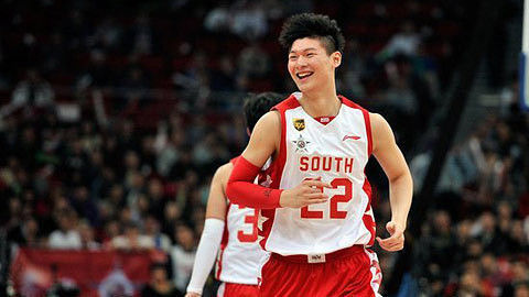 爱游戏官方入口-火箭完胜江苏队，王哲林关键制胜