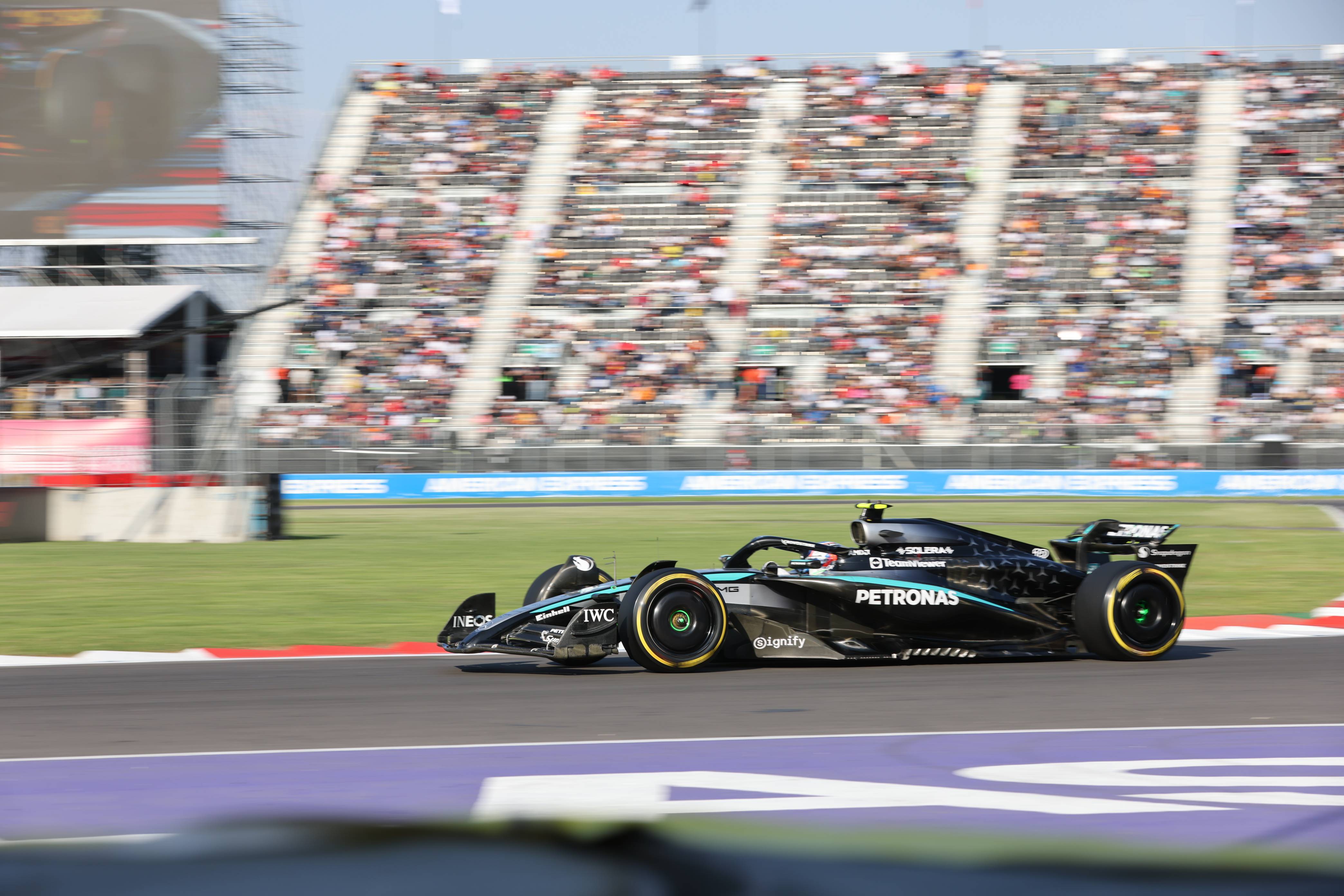 爱游戏官方-红牛二队鏖战迈凯伦，汉密尔顿高光表现